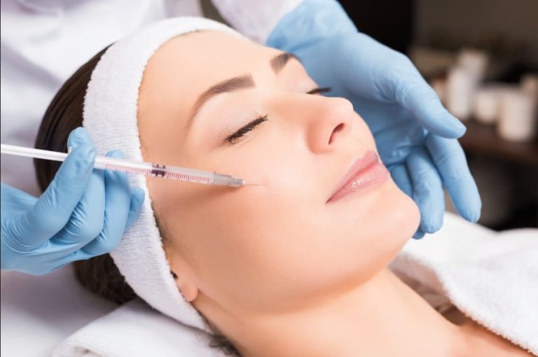 Biorivitalizzazione viso con acido ialuronico libero